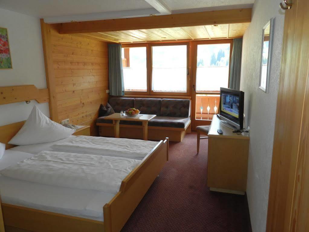 דאמואלס Hotel Alpenblume מראה חיצוני תמונה